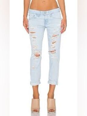 AG Adriano Goldschmied “The Nikki Crop” 
Relaxed Skinny Cropped Mid Rise Jeans